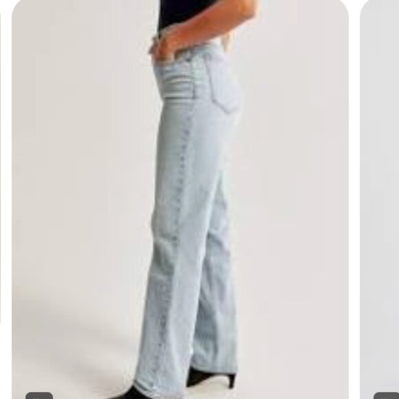 Abercrombie & Fitch Denim - ABERCROMBIE & FITCH The '90's Straight Ultra High Rise Curve Love Jeans 24/00R